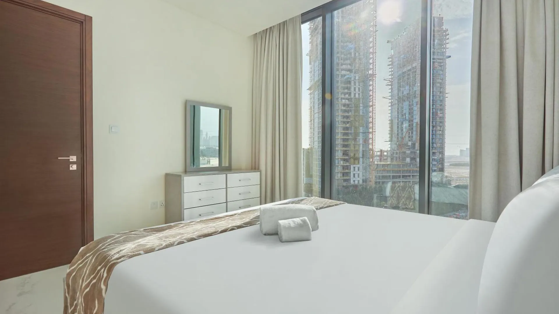 Stay By Latinem Luxury 1Br Holiday Home Cvg 710 Near Burj Khalifa Dubai United Arab Emirates