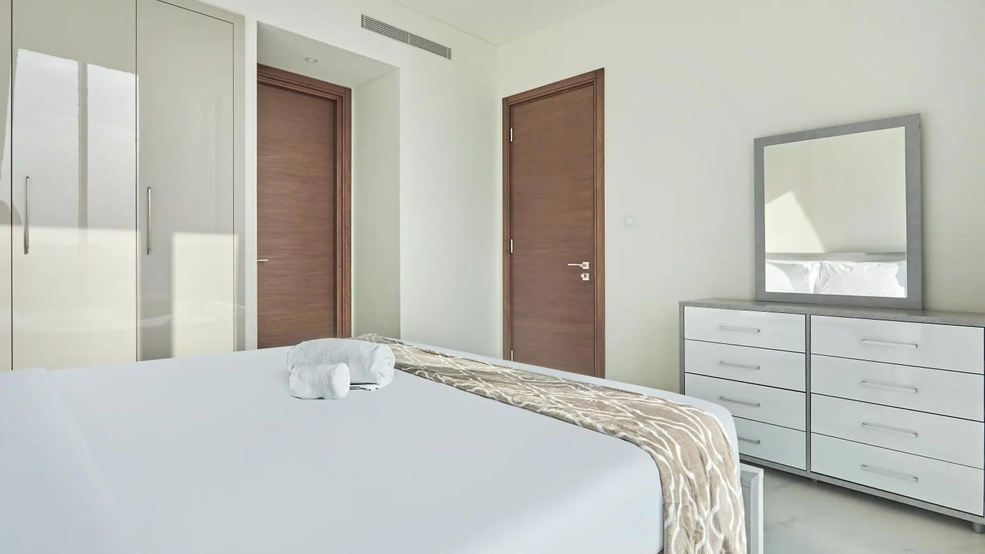 Stay By Latinem Luxury 1Br Holiday Home Cvg 710 Near Burj Khalifa Dubai 0*,